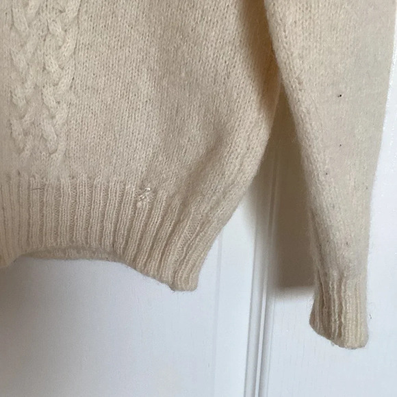 Vintage Shetland 100% Pure Wool White Sweater Made in Scotland Warm Winter - Picture 3 of 7